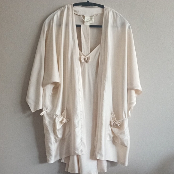 Victoria's Secret Other - Vintage Victoria's Secret Silk Dress and Robe Set Size M Pinkish Ivory Champagne